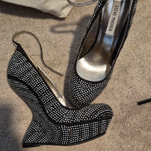 Steve Madden Shoes - Steve Madden Black and Silver Rhinestone Wedges